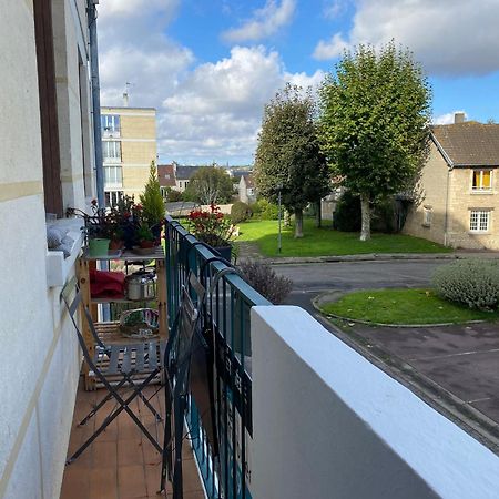 Bel Appartement Spacieux ,Convivial De 3 Chambres Avec Parking Prive Secure Caen Esterno foto