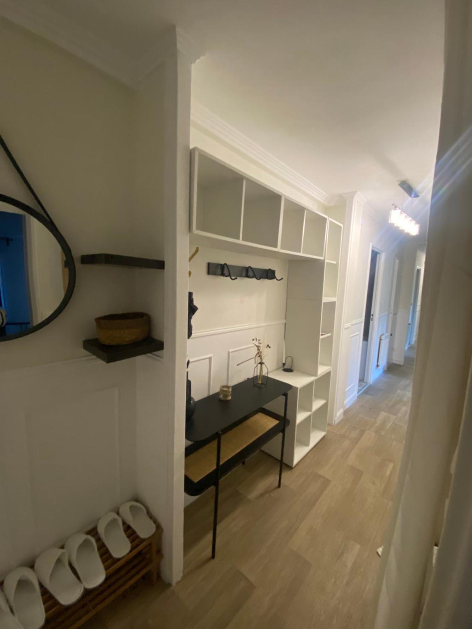 Bel Appartement Spacieux ,Convivial De 3 Chambres Avec Parking Prive Secure Caen Esterno foto