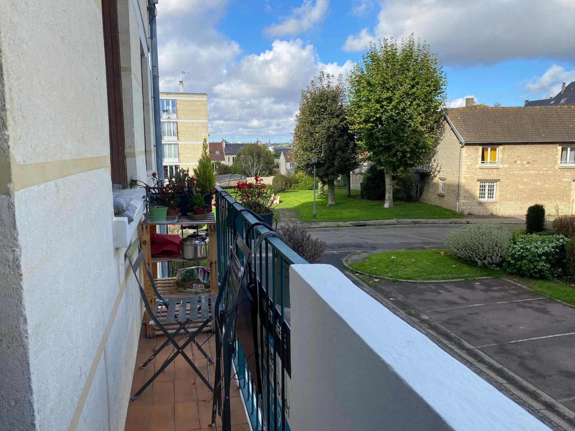 Bel Appartement Spacieux ,Convivial De 3 Chambres Avec Parking Prive Secure Caen Esterno foto
