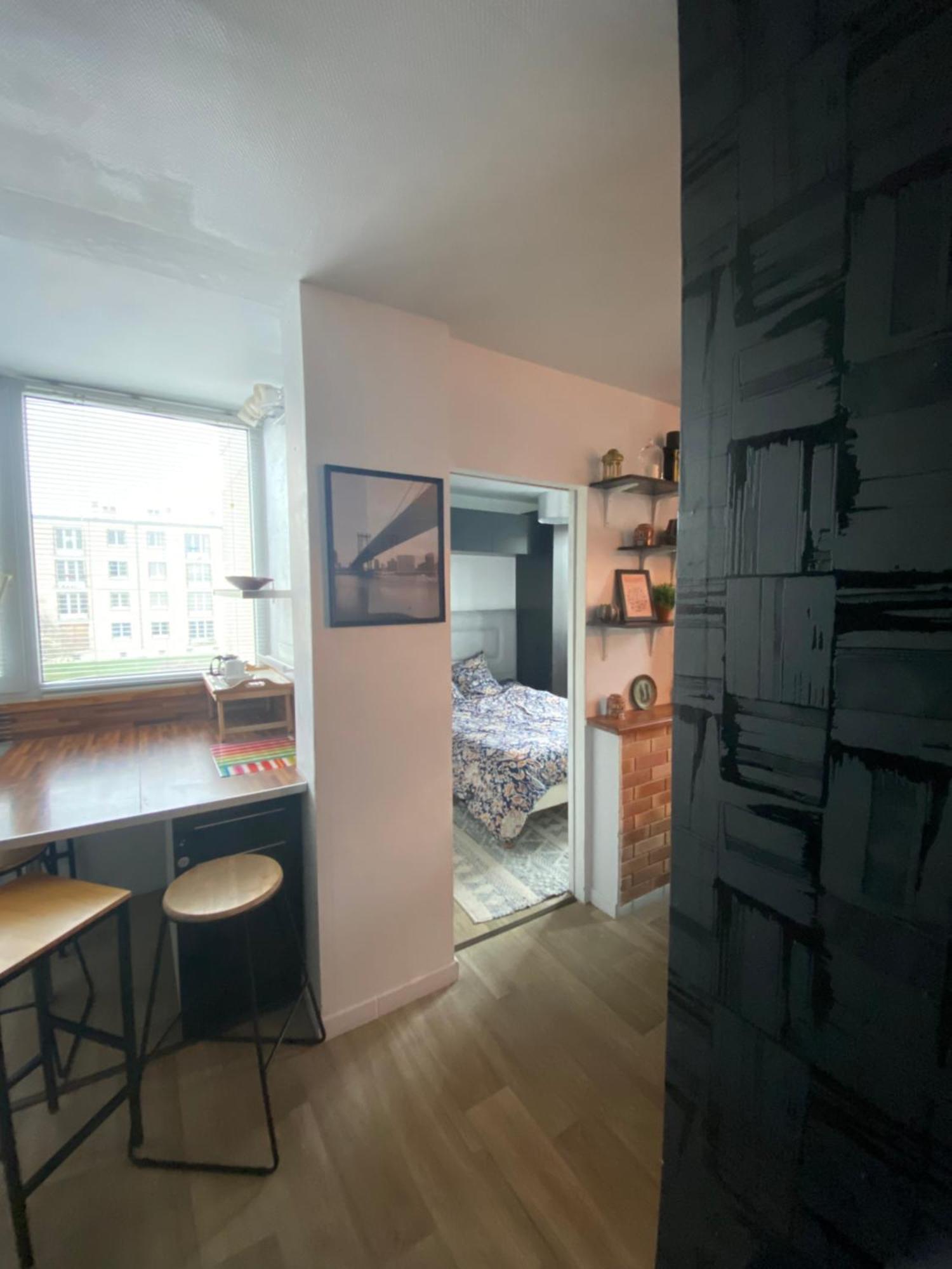 Bel Appartement Spacieux ,Convivial De 3 Chambres Avec Parking Prive Secure Caen Esterno foto