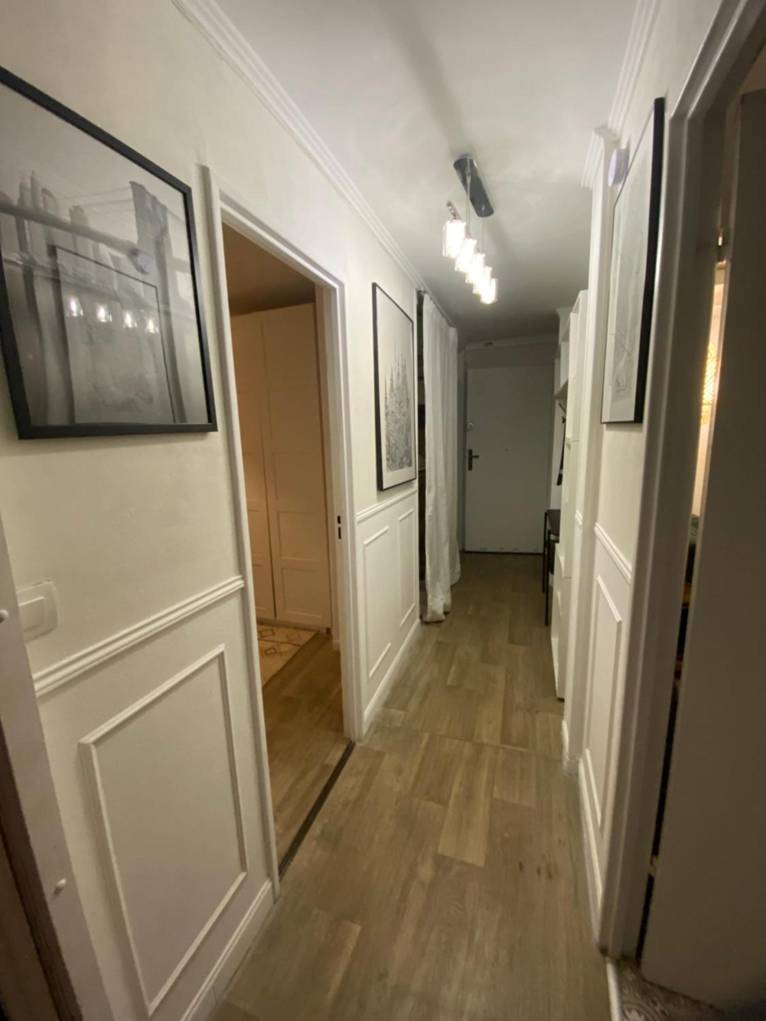 Bel Appartement Spacieux ,Convivial De 3 Chambres Avec Parking Prive Secure Caen Esterno foto
